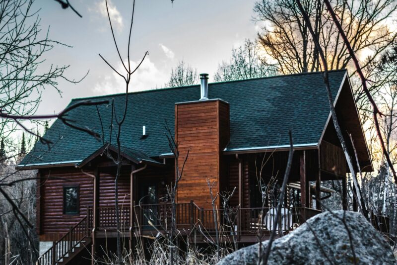 Off Grid Cabin Heating Options: Complete Guide to Staying Warm